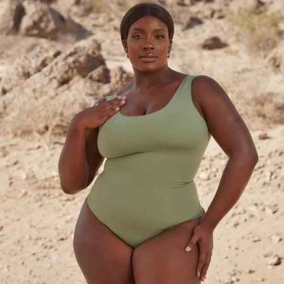 Pinsy Scoop Tank Hourglass Shapewear Thong Bodysuit - Picture 3 of 5